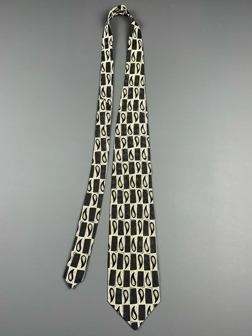 VR Vito Rufolo Handmade Italy 100% Silk Tie Black Gold Geometric Paisley 3 7/8